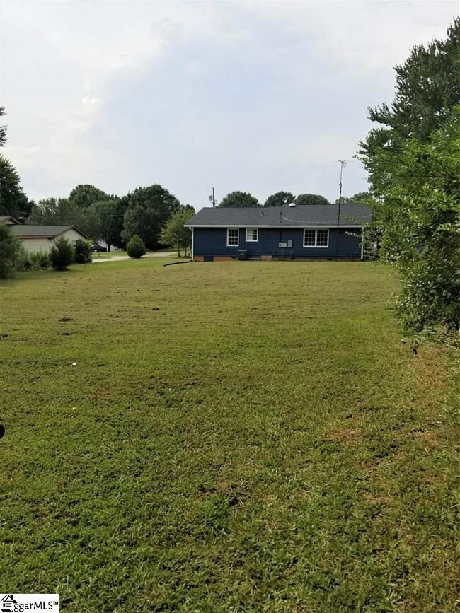 3/4 acre lot = large backyard