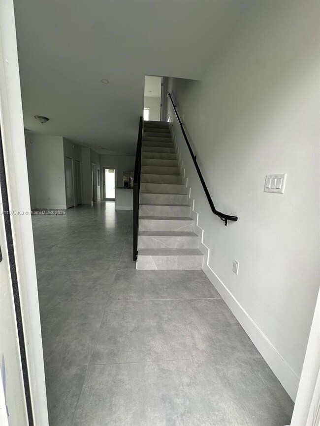 723 NW 19th Ave unit A, Fort Lauderdale, FL 33311 - photo 6