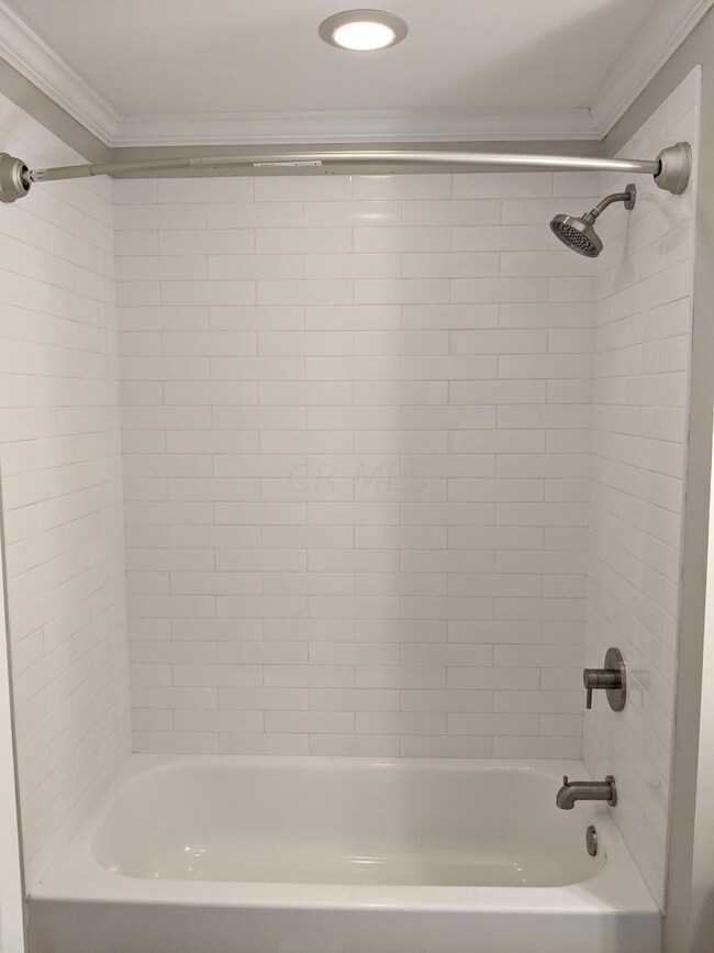 919 Dimson Dr E, Columbus, OH 43213 - photo 5