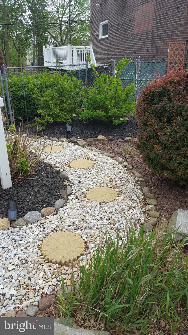 241 Westpark Ln, Clifton Heights, PA 19018 - photo 2