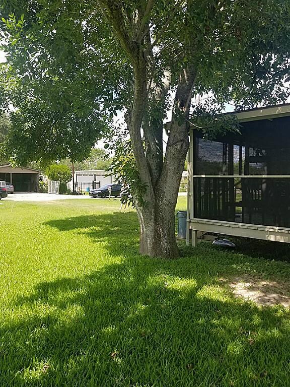1056 County Road 712, Alvin, TX 77511 - photo 2