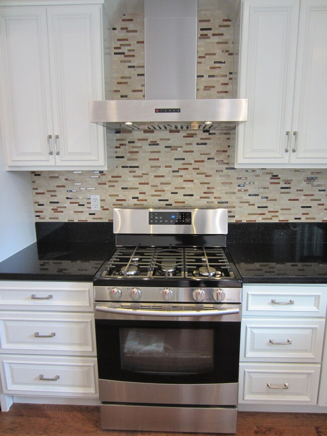 5481GranadaKitchen