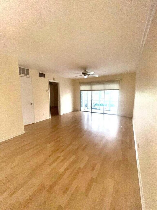 River Shores unit 205, Oakland Park, FL 33334 - photo 5