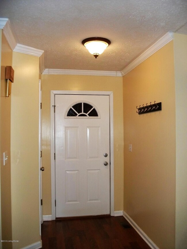 310 Helmwood Cir, Mount Washington, KY 40047 - photo 2