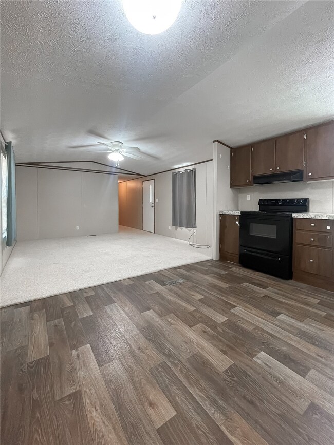 5066 S Belt St, Brazoria, TX 77422 - photo 4