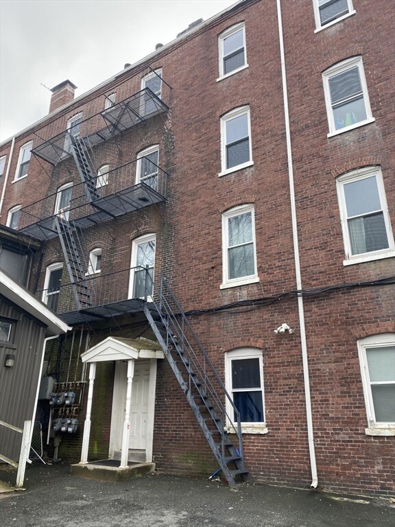 227 Roxbury St unit 3, Roxbury, MA 02119 - photo 5