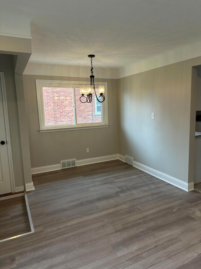 7150 Shenandoah Ave, Allen Park, MI 48101 - photo 4