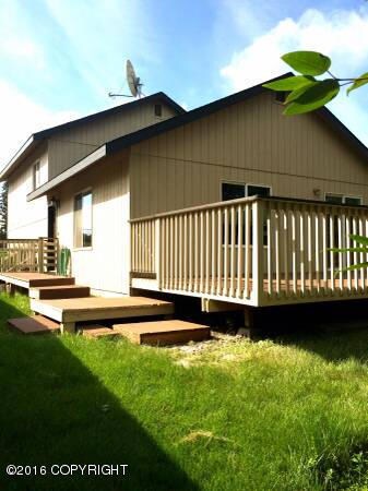 deck & back yard