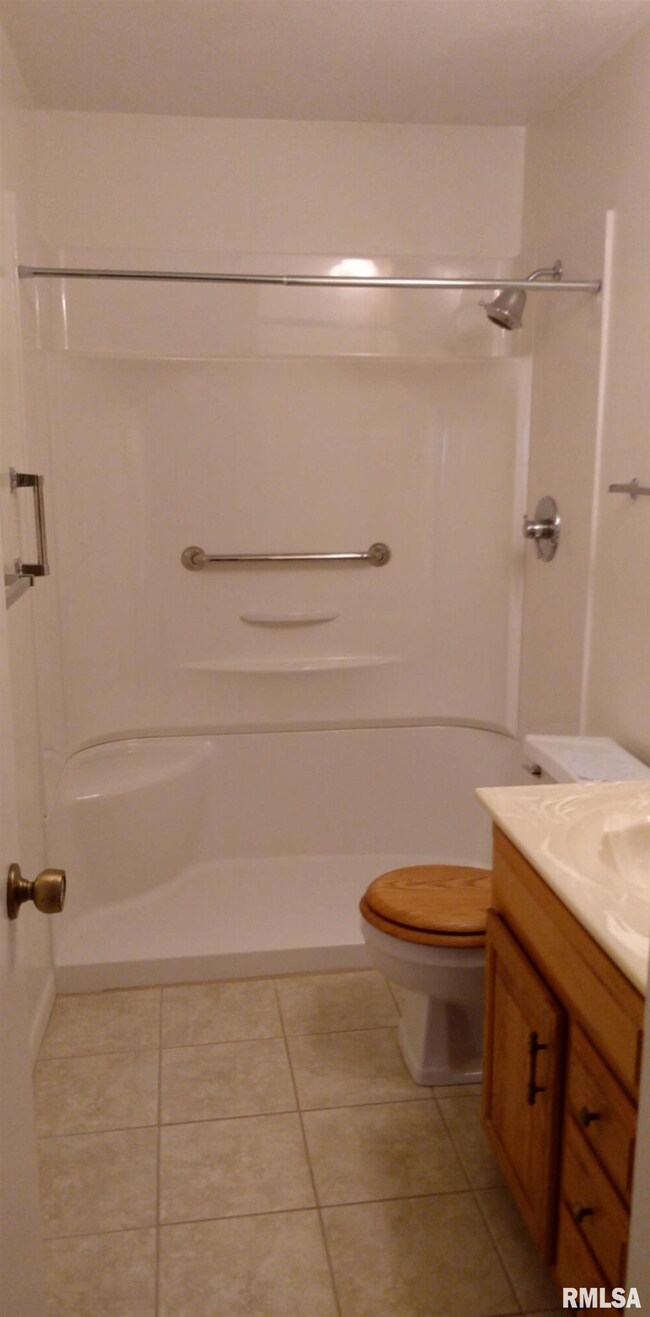 2501 26th Avenue Ct unit 1G, Rock Island, IL 61201 - photo 6