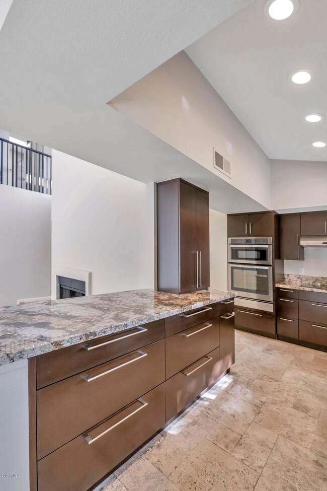 MORE KITCHEN
