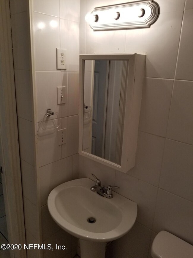 2929 Brackridge Blvd E, Jacksonville, FL 32216 - photo 4