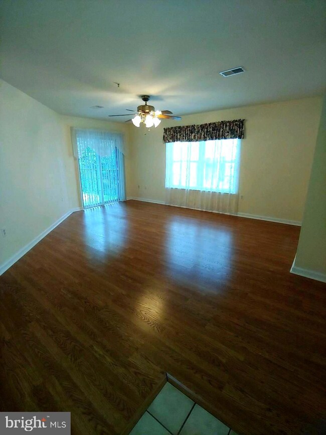 6506 Ridenour Way E unit 2D, Sykesville, MD 21784 - photo 2