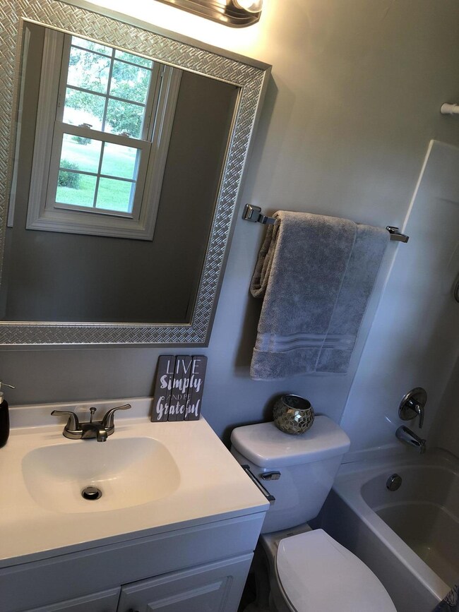 203 Columbia Dr, Jacksonville, NC 28546 - photo 4