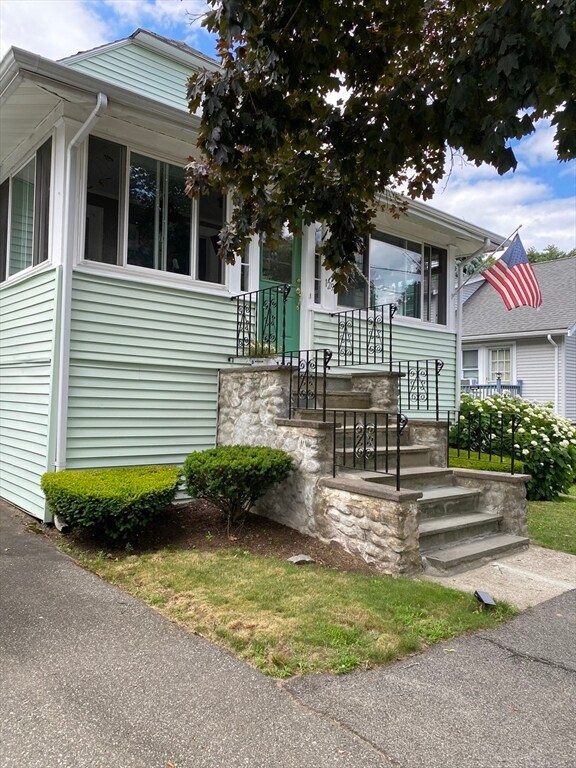 129 Hamilton Ave, Quincy, MA 02171 - photo 2
