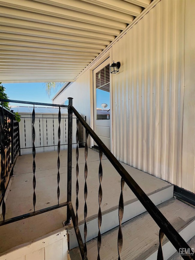 144 Torrey Pines Ln, Bakersfield, CA 93308 - photo 3