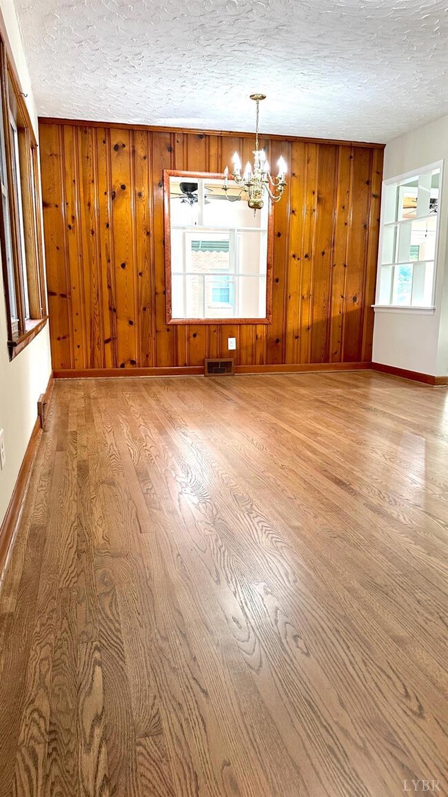 206 Seminole Dr, Madison Heights, VA 24572 - photo 5