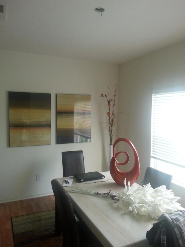 9153 Eating Space 1