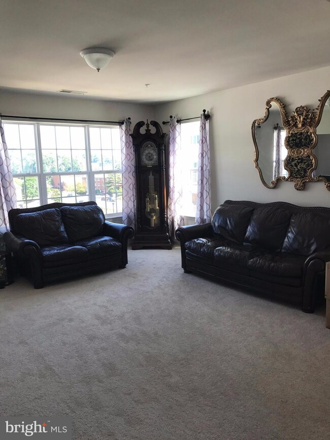 17036 Beveridge Dr, Dumfries, VA 22026 - photo 5