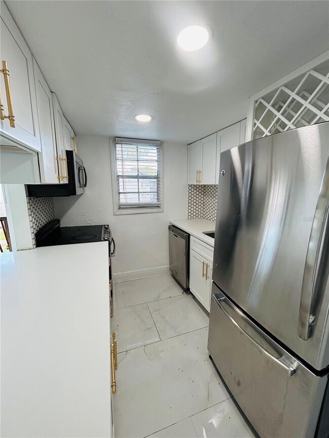 2787 L B McLeod Rd unit D, Orlando, FL 32805 - photo 2