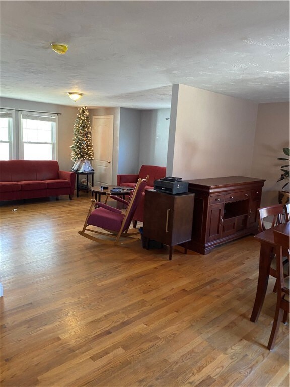 112 Worcester Ave, Riverside, RI 02915 - photo 4