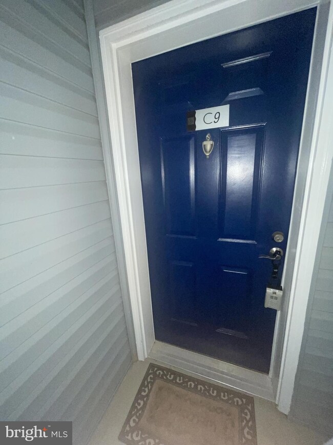 The Four Winds at Oakton unit C-9, Oakton, VA 22124 - photo 3