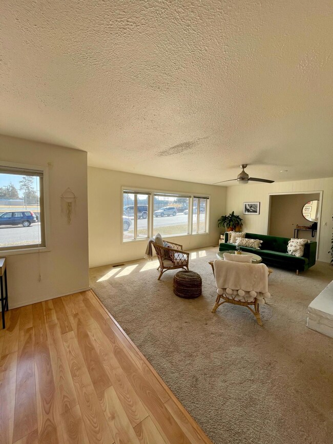 409 NE 6th St, Bend, OR 97701 - photo 5