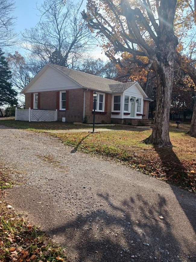 170 N Forrest Ave, Camden, TN 38320 - photo 3