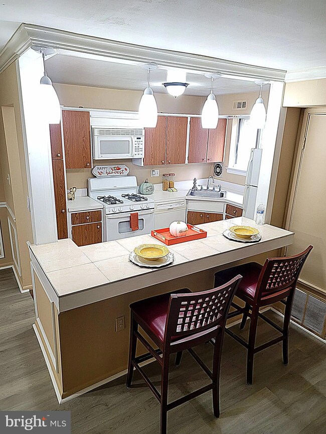 11402 Cherry Hill Rd unit MF-104, Beltsville, MD 20705 - photo 3