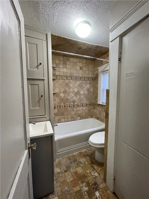 16 Grove St unit 1, West Warwick, RI 02893 - photo 4