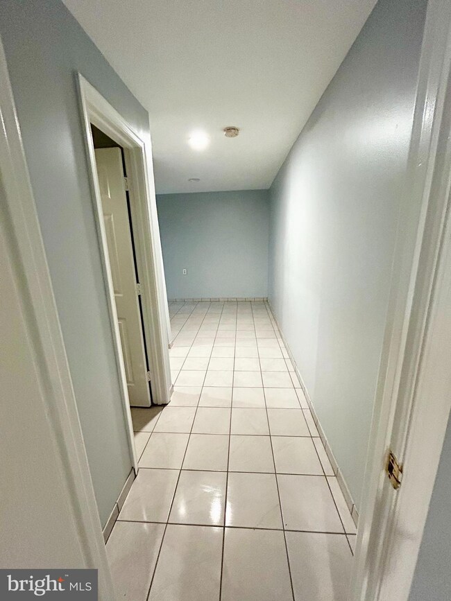 12413 New Hampshire Ave unit B, Silver Spring, MD 20904 - photo 4