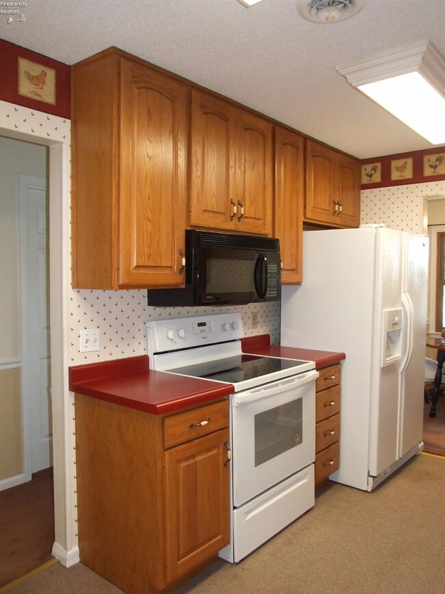 714 6th St, Findlay, OH 45840 - photo 2