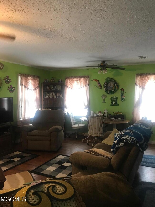 GREATRER-LIVING RM1