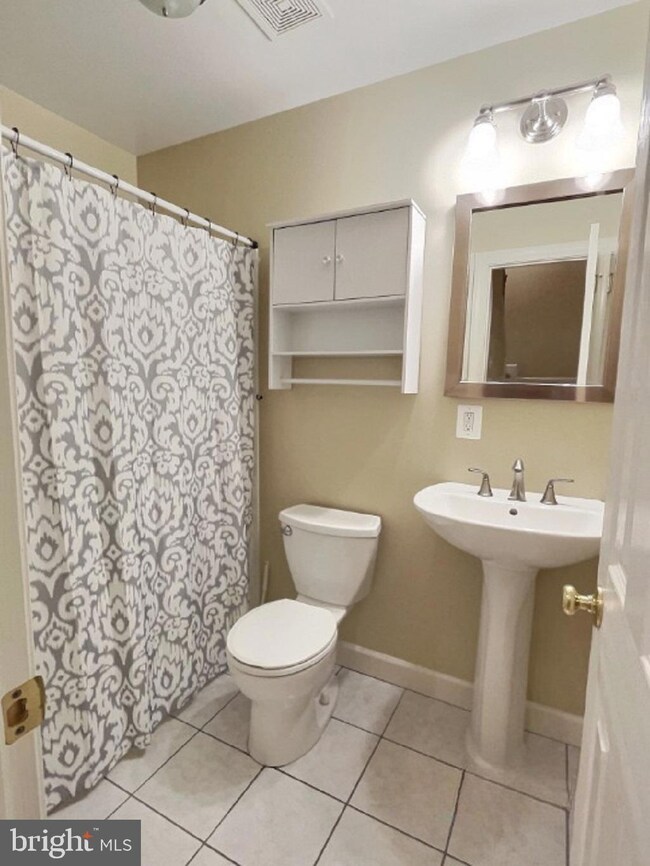 12483 Rose Path Cir, Fairfax, VA 22033 - photo 2