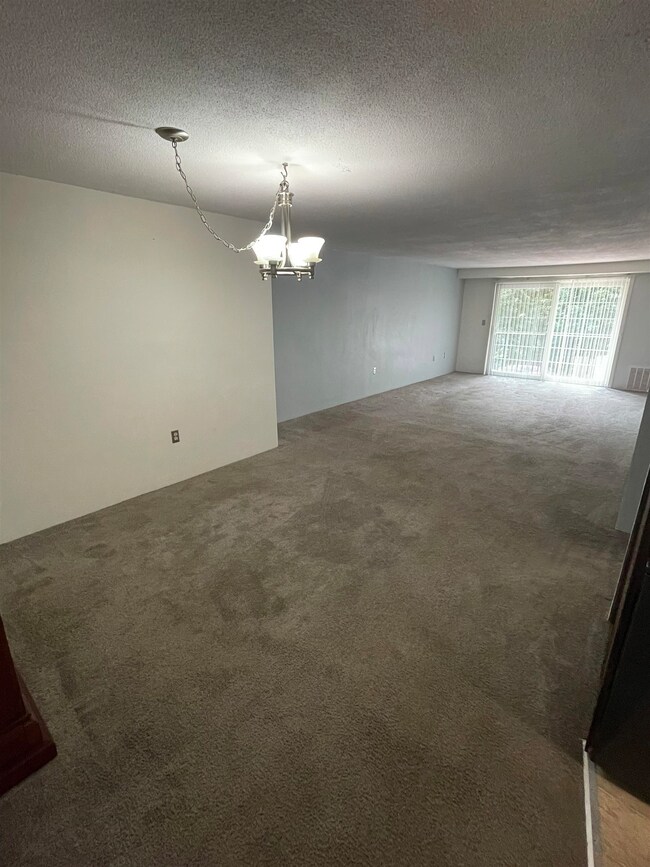 148 Cannongate Rd unit 3, Nashua, NH 03063 - photo 5