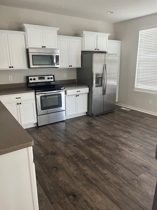 12721 Tamworth Dr, Fishers, IN 46037 - photo 4