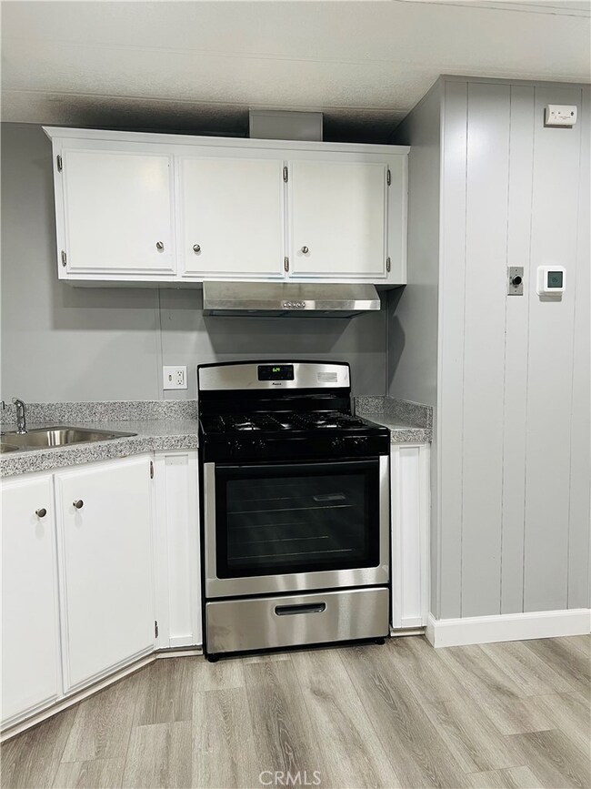 13820 Rodeo Dr, Victorville, CA 92395 - photo 6