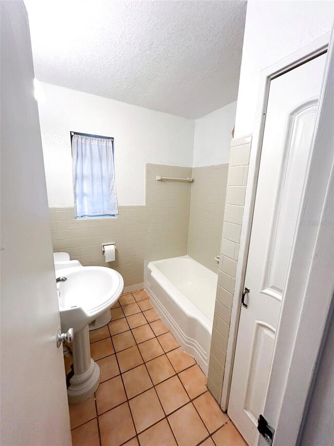 2916 W Paris St unit 1, Tampa, FL 33614 - photo 4