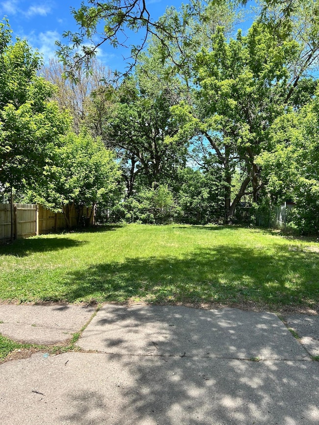 422 33rd Ave N, Minneapolis, MN 55412 - photo 2