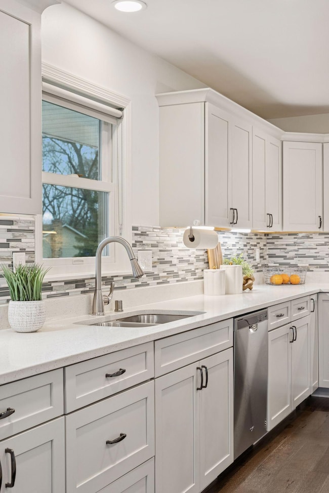 7560 Superior Terrace, Eden Prairie, MN 55344 - photo 4