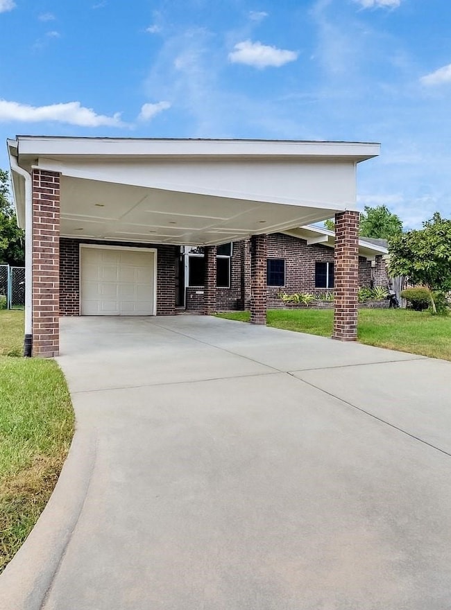 5627 Southbrook Dr, Houston, TX 77033 - photo 3