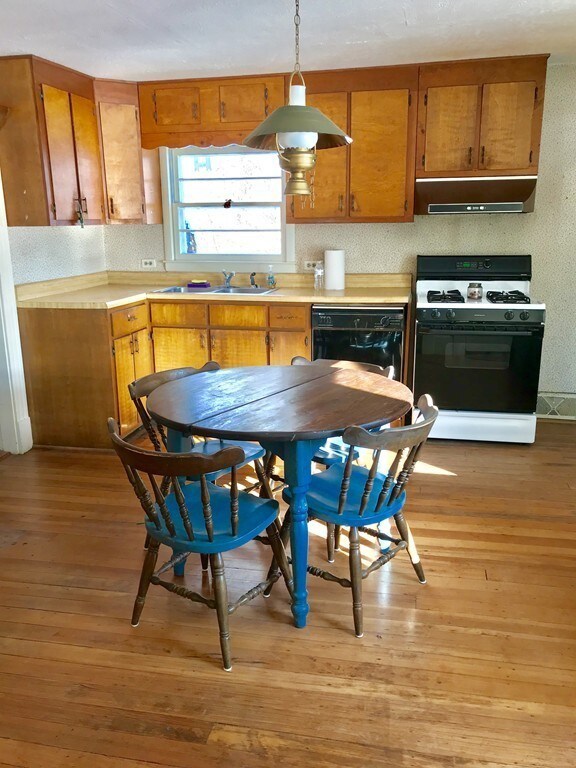 902 Glendale Rd, Wilbraham, MA 01095 - photo 6