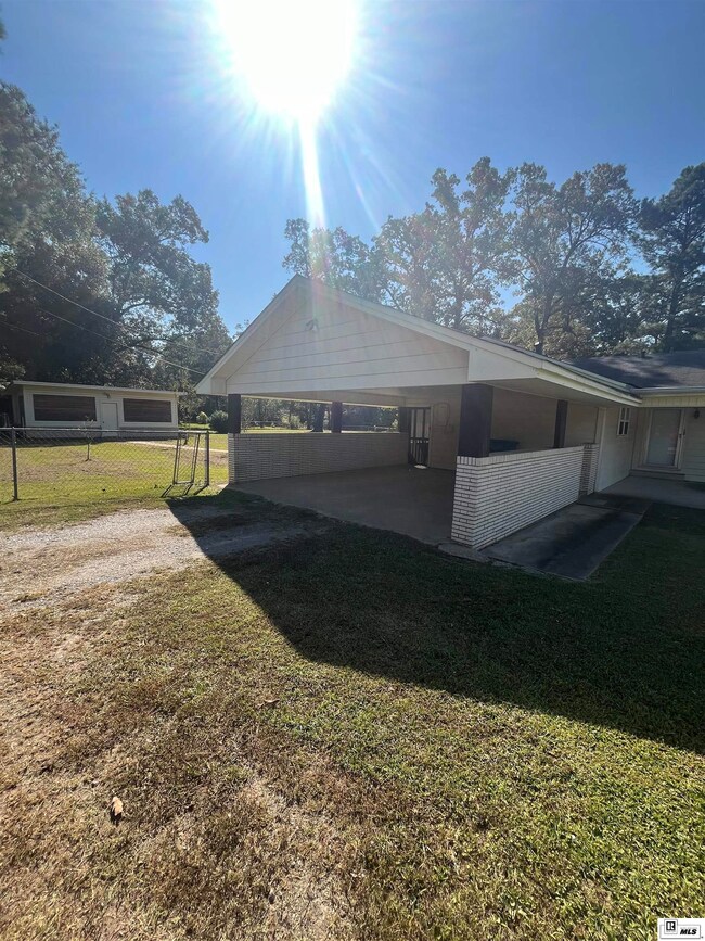 12272 Crossett Rd, Bastrop, LA 71220 - photo 2