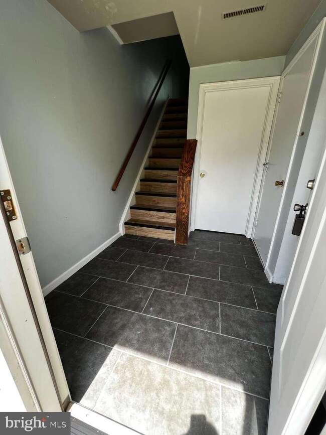 5083 W Woodmill Dr, Wilmington, DE 19808 - photo 3