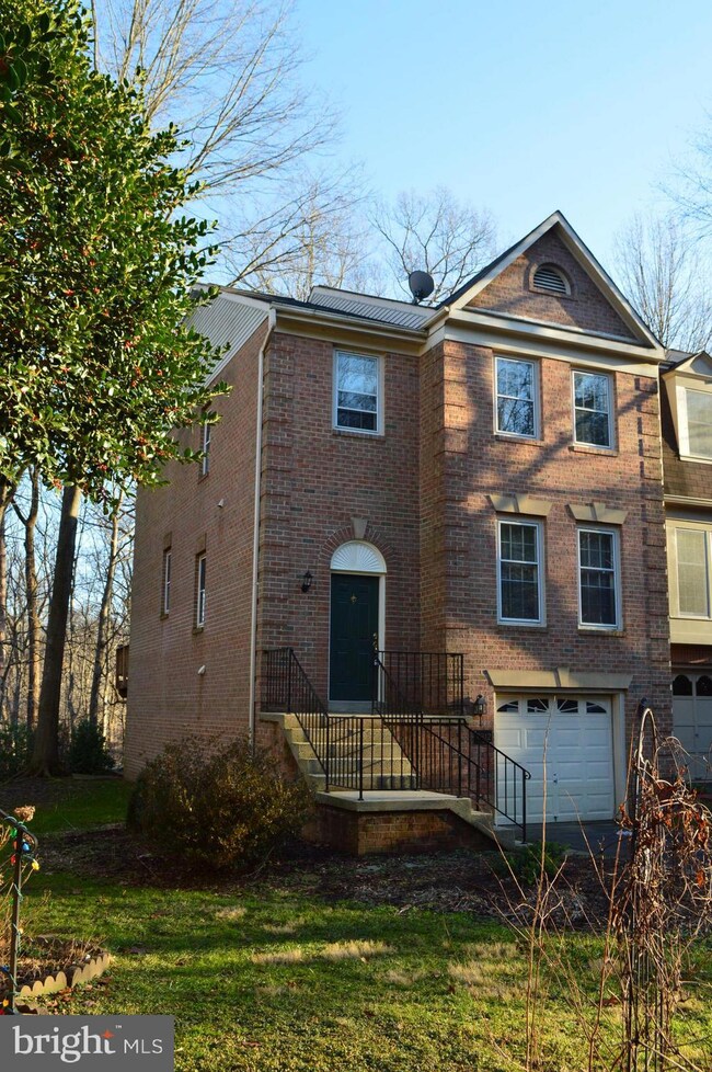 6812 Earthstar Ct, Springfield, VA 22152 - photo 3