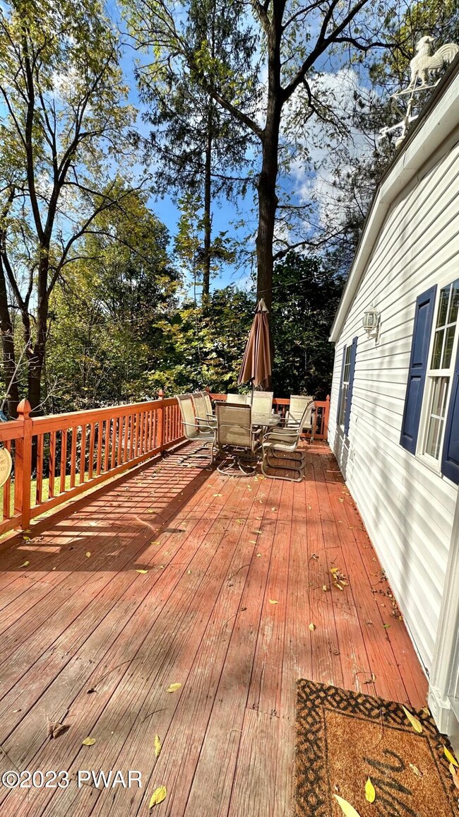 239 Prospect St, Hawley, PA 18428 - photo 3