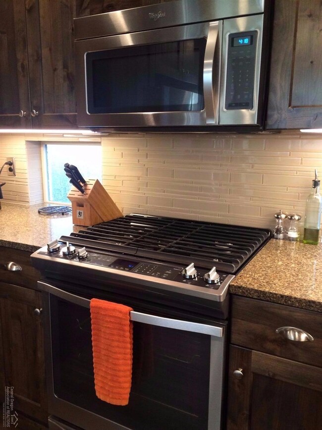 61055 Ambassador Dr, Bend, OR 97702 - photo 6