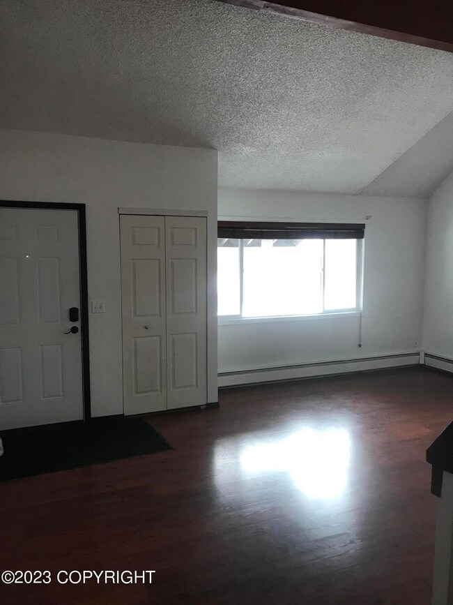 5225 Sydnie Kay St unit B, Anchorage, AK 99508 - photo 3
