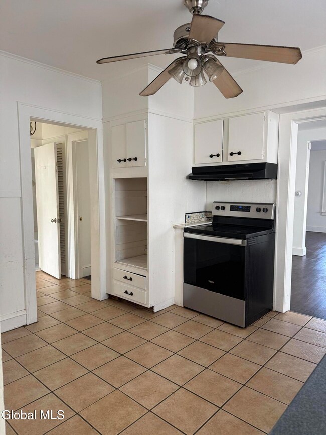 105 Clermont St unit 1, Albany, NY 12203 - photo 4