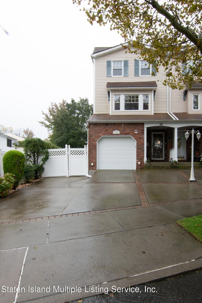 70 Cotter Ave, Staten Island, NY 10306 - photo 2