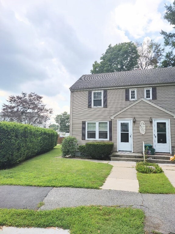 7 Brownell Cir, Worcester, MA 01602 - photo 3